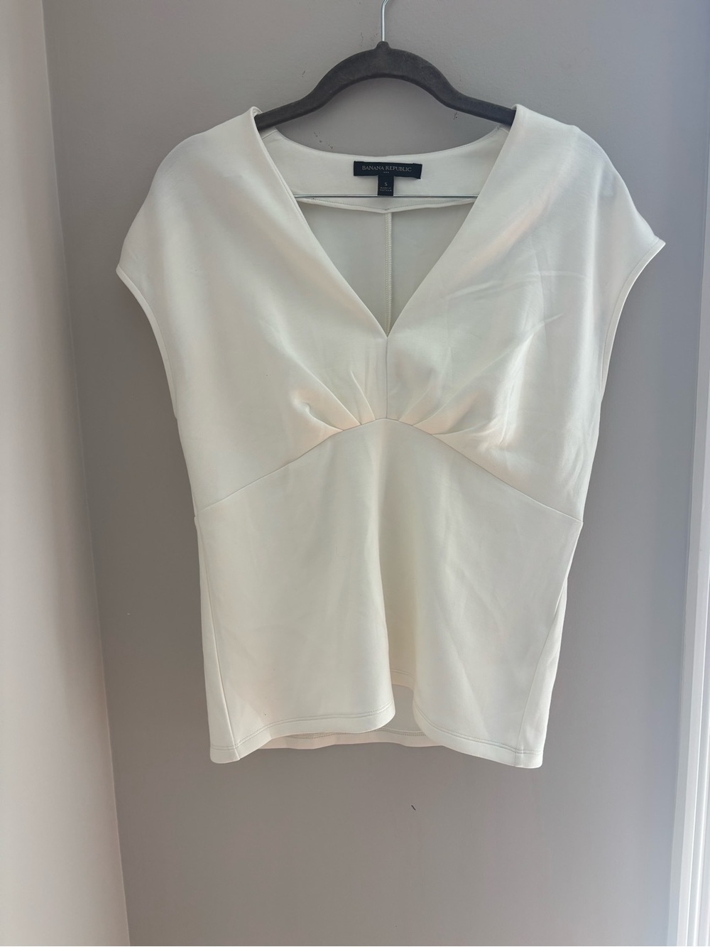 Banana Republic Ivory V-Neck Gathered Empire Top